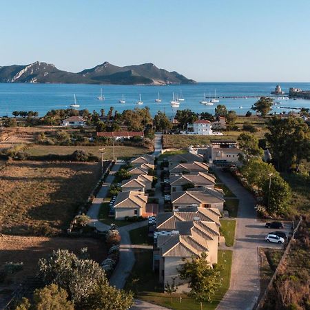 Niriides Luxury Villas เมโธนี ภายนอก รูปภาพ
