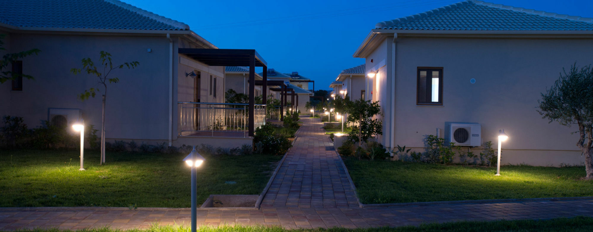 Niriides Luxury Villas เมโธนี ภายนอก รูปภาพ